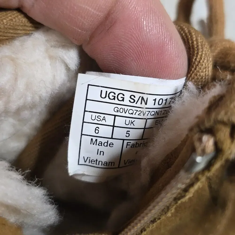 UGG Kids  Neumel II Chukka Chestnut Brown Boots Toddler Size 6